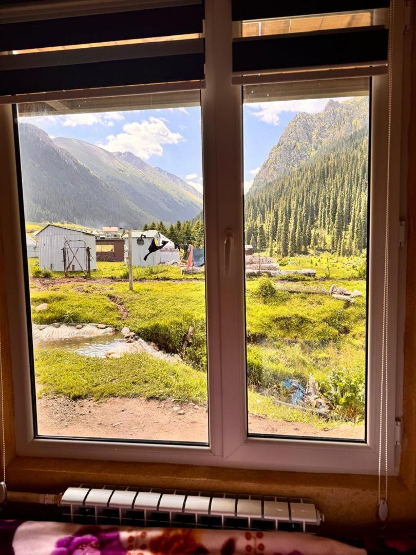 Ala-Kul Guesthouse In Altyn-Arashan Karakol Exteriör bild
