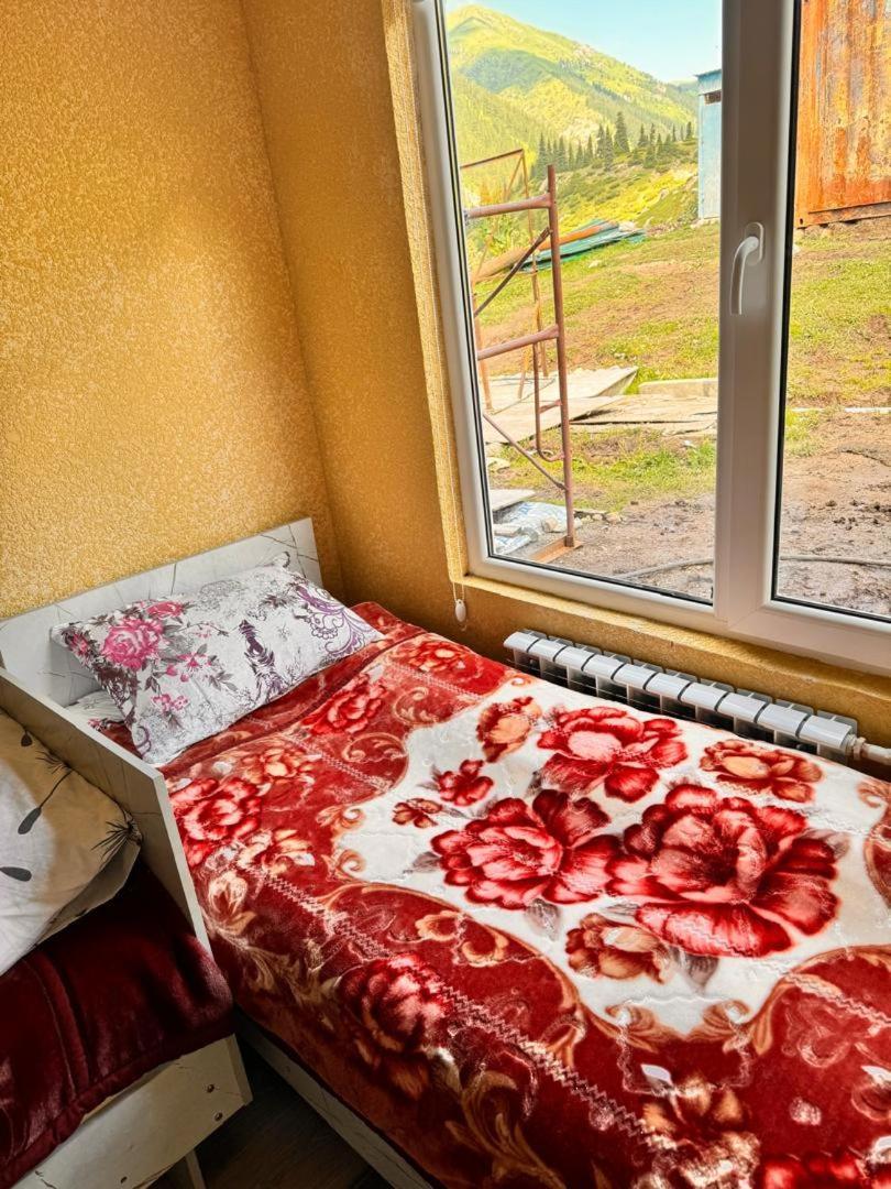 Ala-Kul Guesthouse In Altyn-Arashan Karakol Exteriör bild