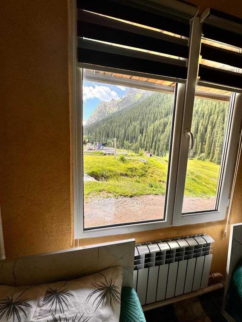 Ala-Kul Guesthouse In Altyn-Arashan Karakol Exteriör bild