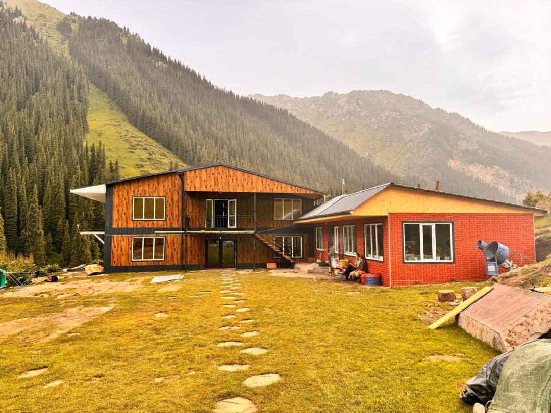 Ala-Kul Guesthouse In Altyn-Arashan Karakol Exteriör bild
