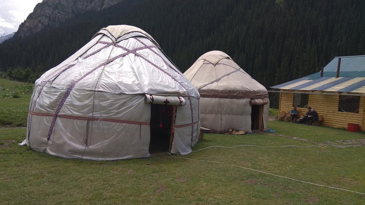 Ala-Kul Guesthouse In Altyn-Arashan Karakol Exteriör bild